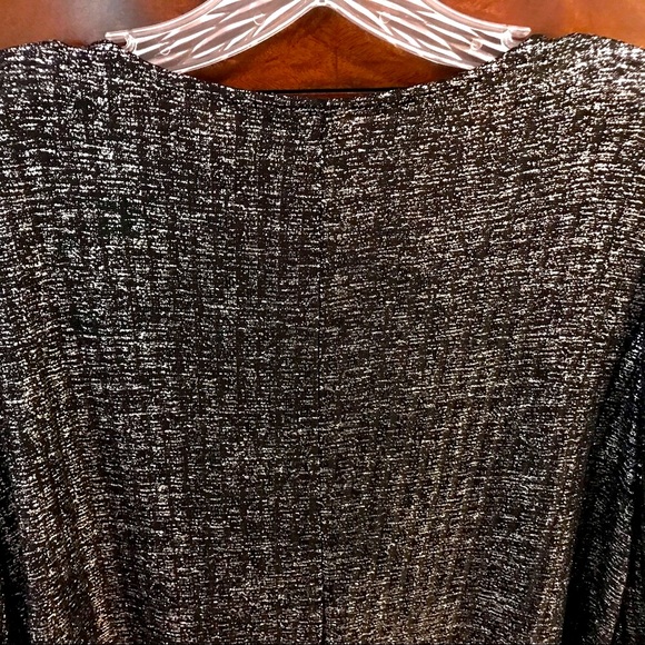 New Directions Glittery Black/Silver Metallic Flowing 3/4 Sleeve Tunic Top - Picture 4 of 5
